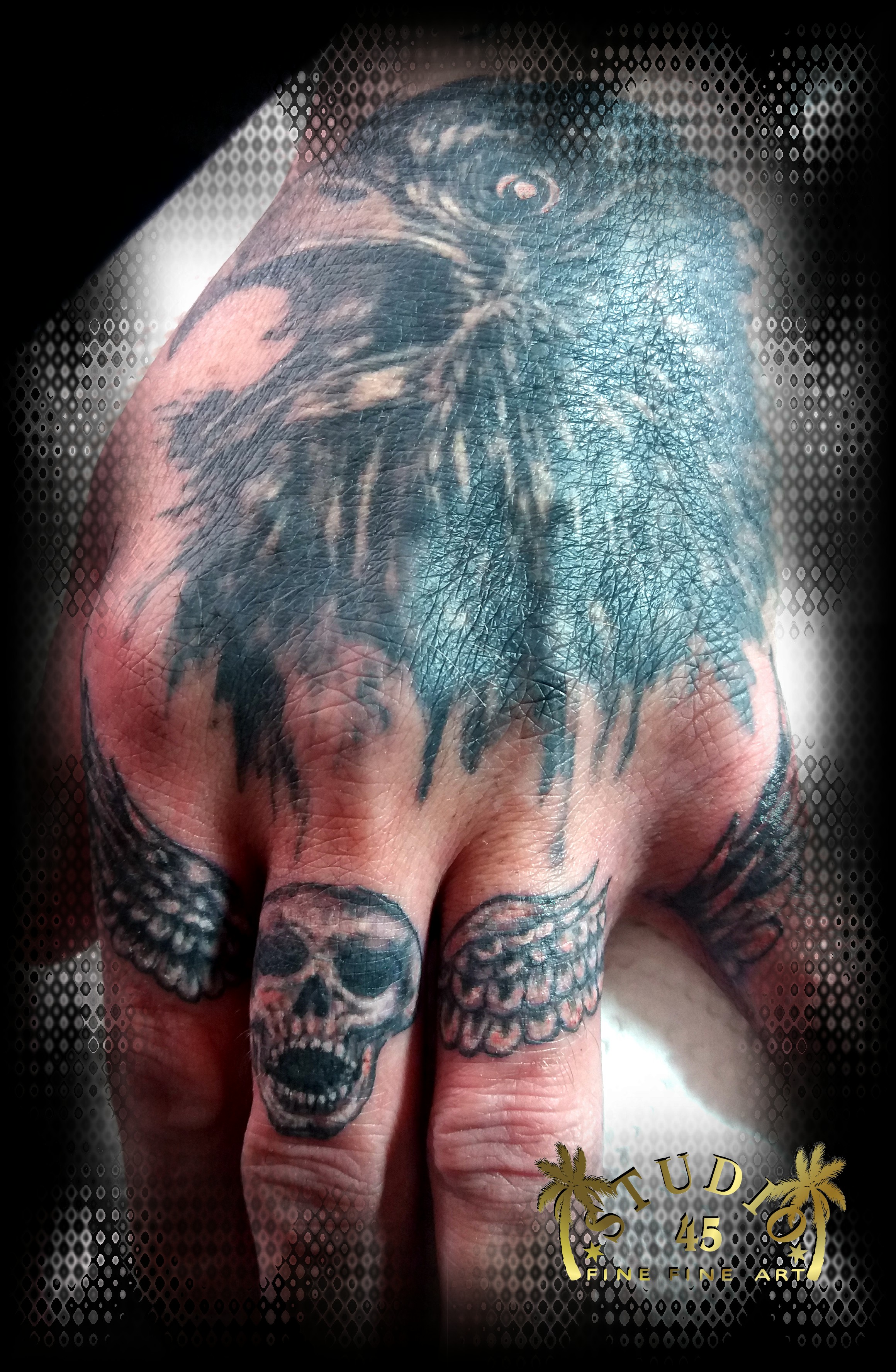 HAND und Finger Skull & Krähe 2
